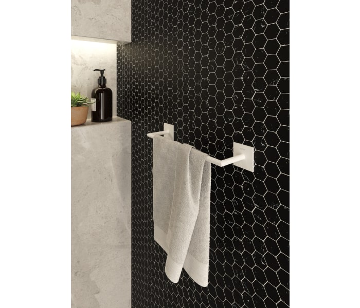 Toallero adhesivo Stick de Cosmic 45 cm negro · Pereda