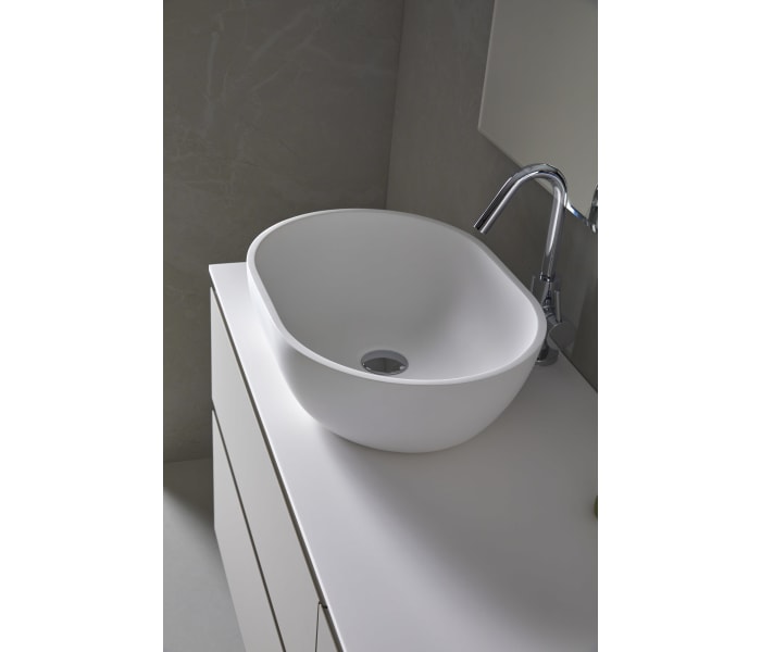 Conjunto de accesorios de baño de diseño en resina blanca y gris - Saeda