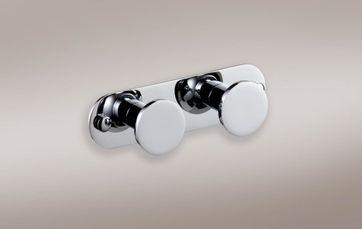 Conjunto accesorios de baño Manillons Torrent Bassic Detalle 3