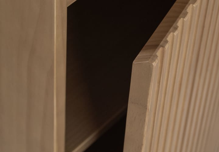 Columna Bruntec Alpes 5 madera maciza palilleria Detalle 6