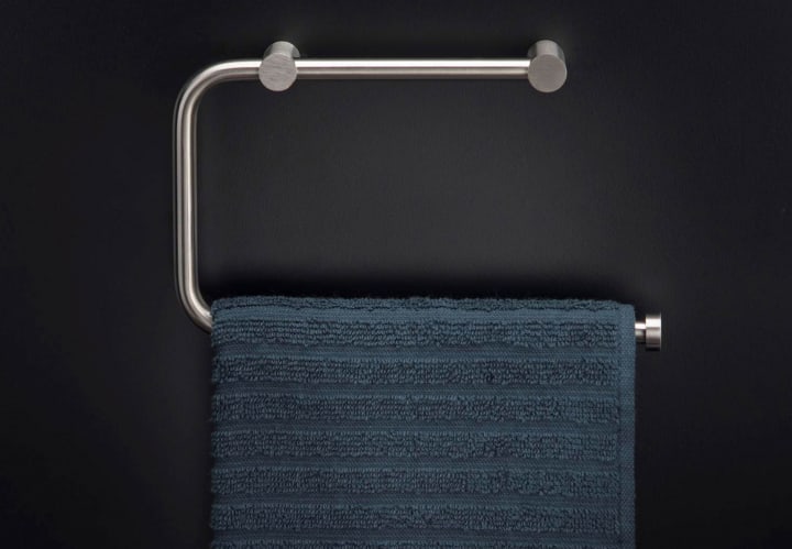Toallero aro de baño Cosmic Logic Ambiente 13