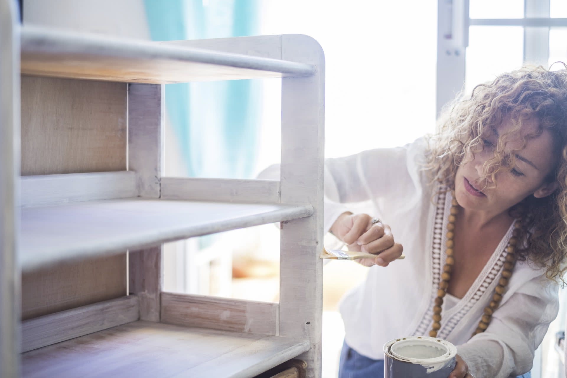 ¿Cómo pintar muebles de baño?