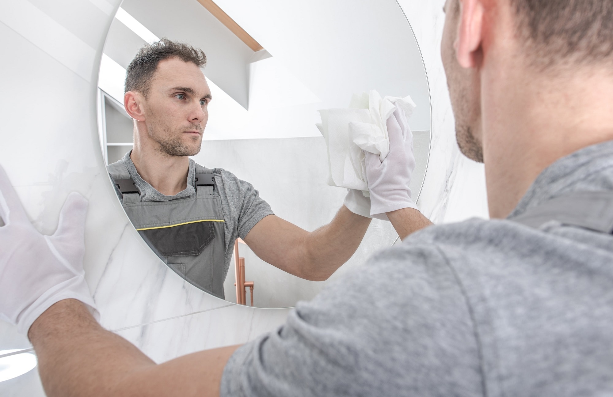 Posts de Guía práctica de cómo instalar un espejo en el baño